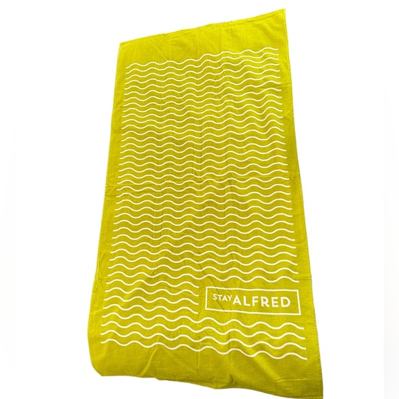NEW 4 oversized Pack of  beach and pool towels color green/stripes - 30i… - Picture 6 of 8